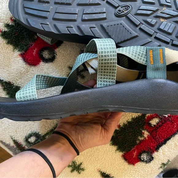 Chaco Outsiders Green and Black Strappy Sandals - Picture 6 of 10